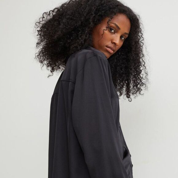 NEW H&M Black V-Neck Blouse - Picture 3 of 7